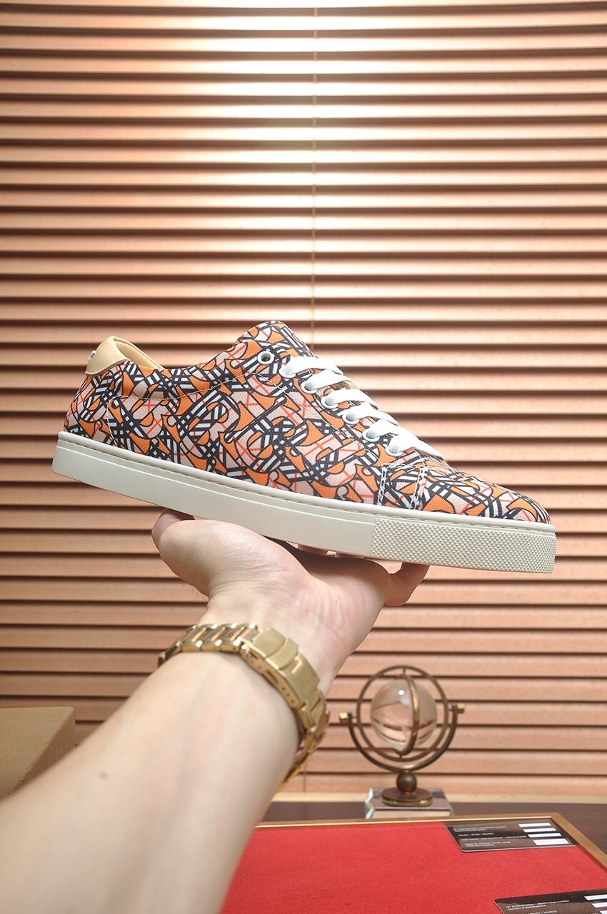 Burberry Orange Geometric Low-Top Sneakers