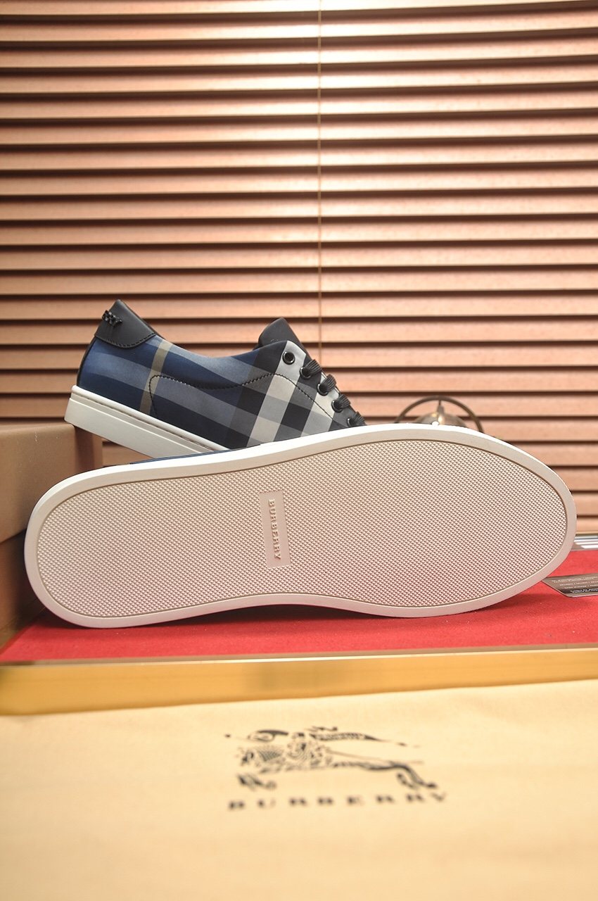 Burberry Check Panel Low-Top Sneakers - Check-Pattern Panel Details